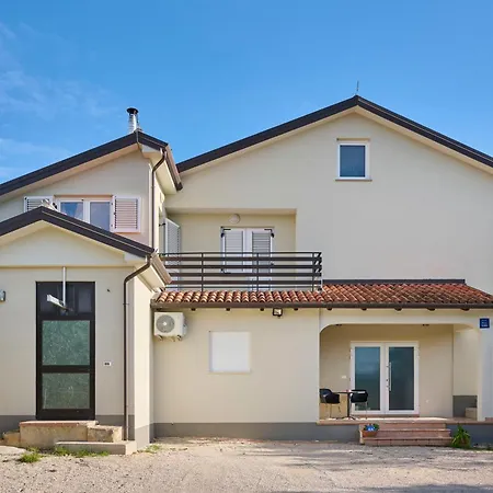 Dia krevet i doručak 3*